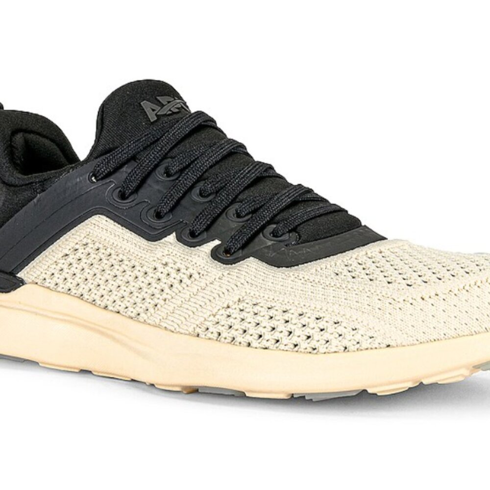 APL Techloom Tracer in Black/Vanilla in US 7/EU 37